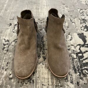 Dolce Vita Sophia Taupe Suede Boot w/ Side Zippers, Sz 8